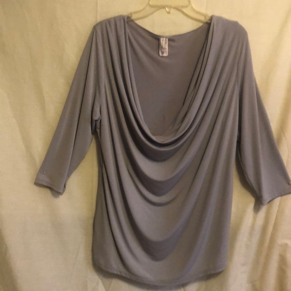 Discreet light gray drape neck top sz 2x